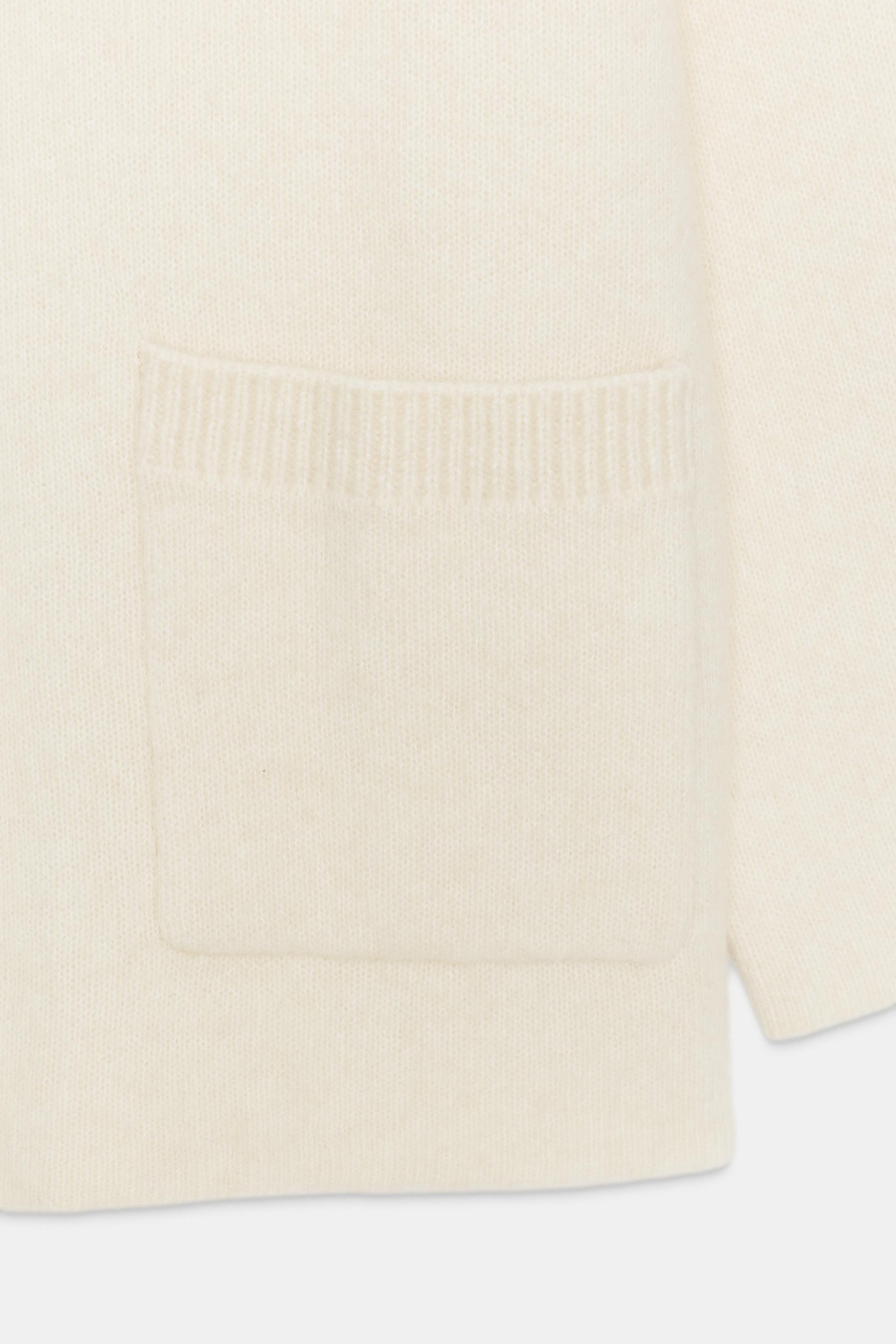 V-NECK CARDIGAN