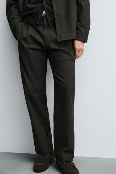 PANTALON À PLIS EN TWILL - Marron foncé de Zara - Image 4