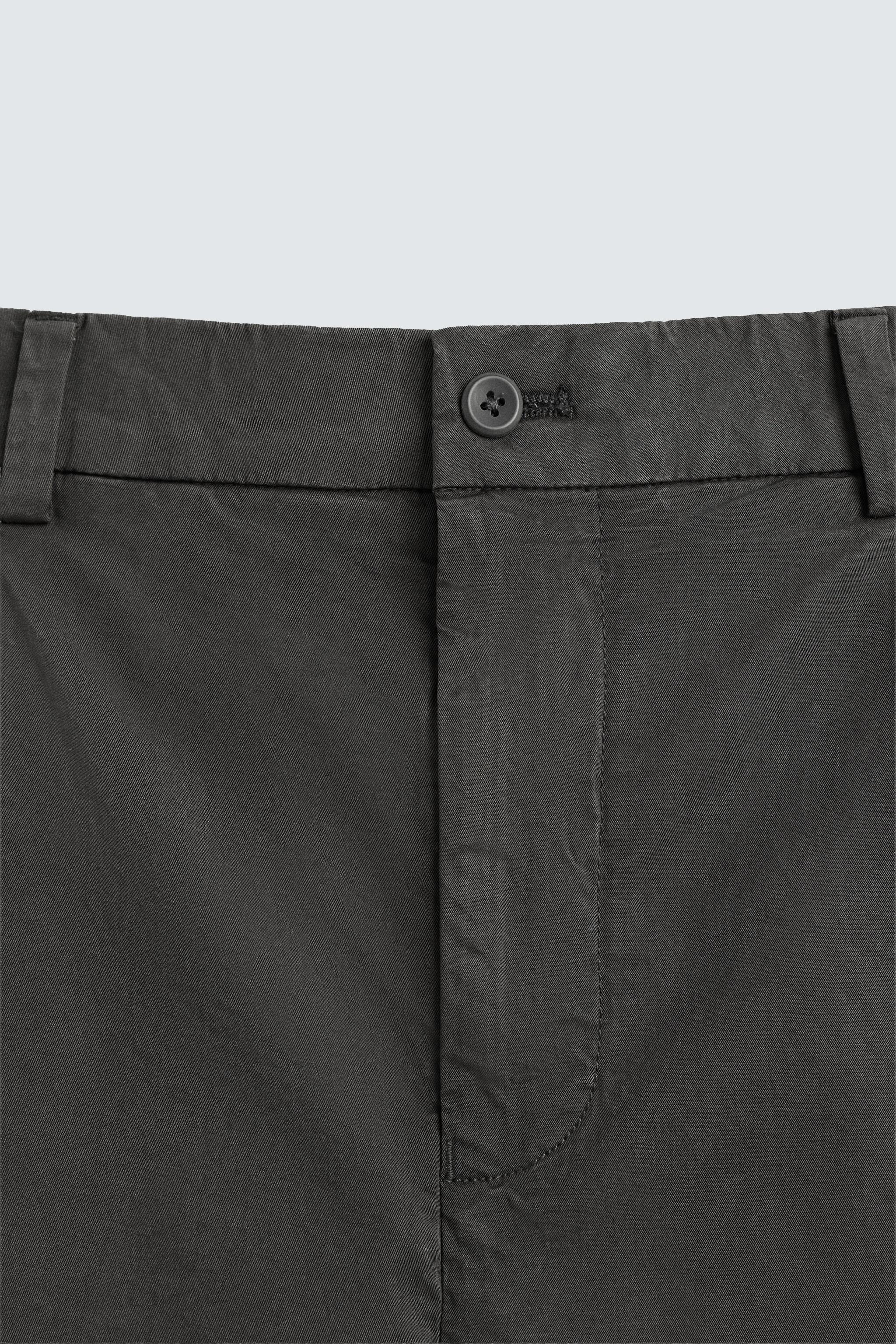REGULAR FIT PLEATED BERMUDA SHORTS