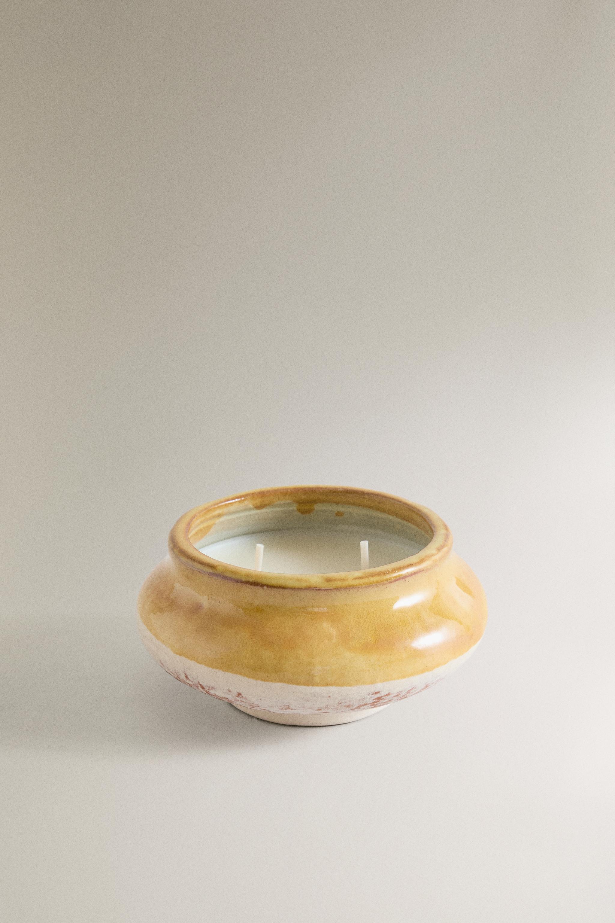 (200 G) FIG LEAF SCENTED CANDLE — Bright yellow