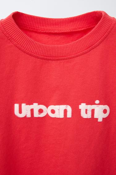 T-SHIRT À INSCRIPTION IMPRIMÉE - Rouge clair de Zara - Image 2