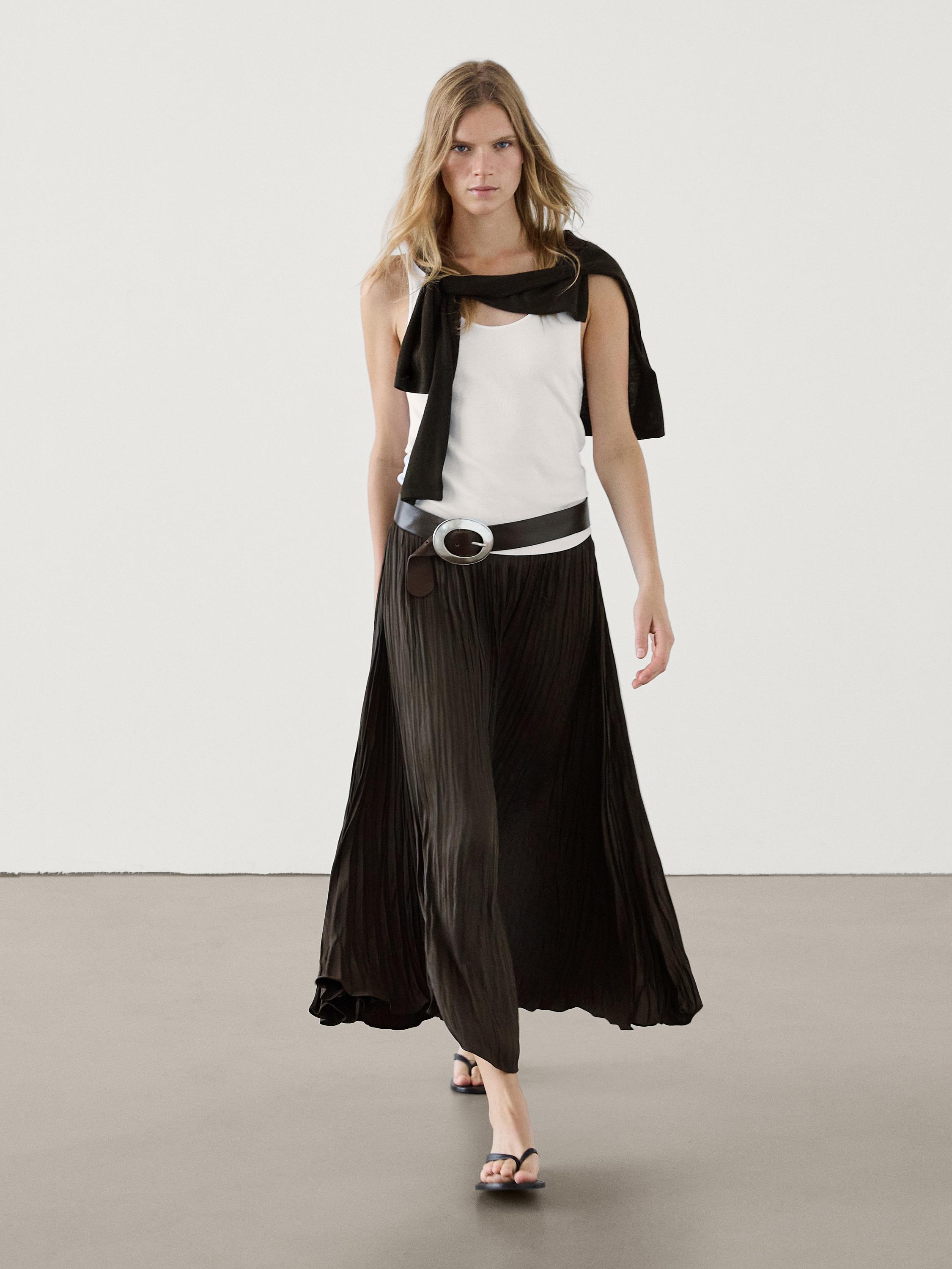 Midi skirt with pleated detail