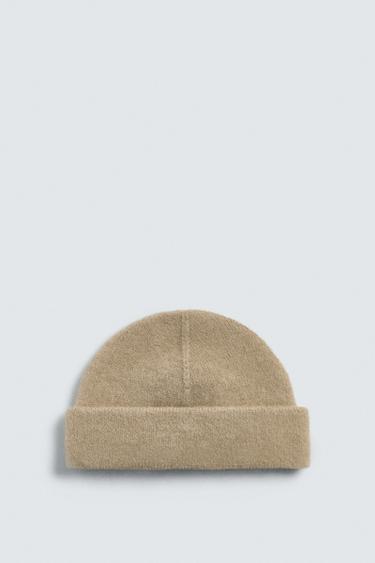 BRUSHED KNIT SHORT BEANIE - camel by Zara