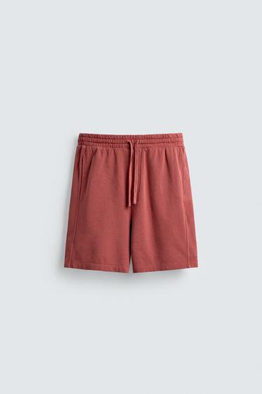 BERMUDA JOGGER LAVADA - Rojo de Zara