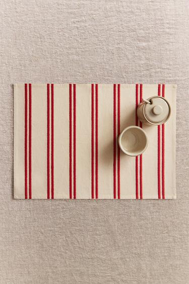 EMBROIDERED DOUBLE STRIPE PLACEMAT - Red by Zara