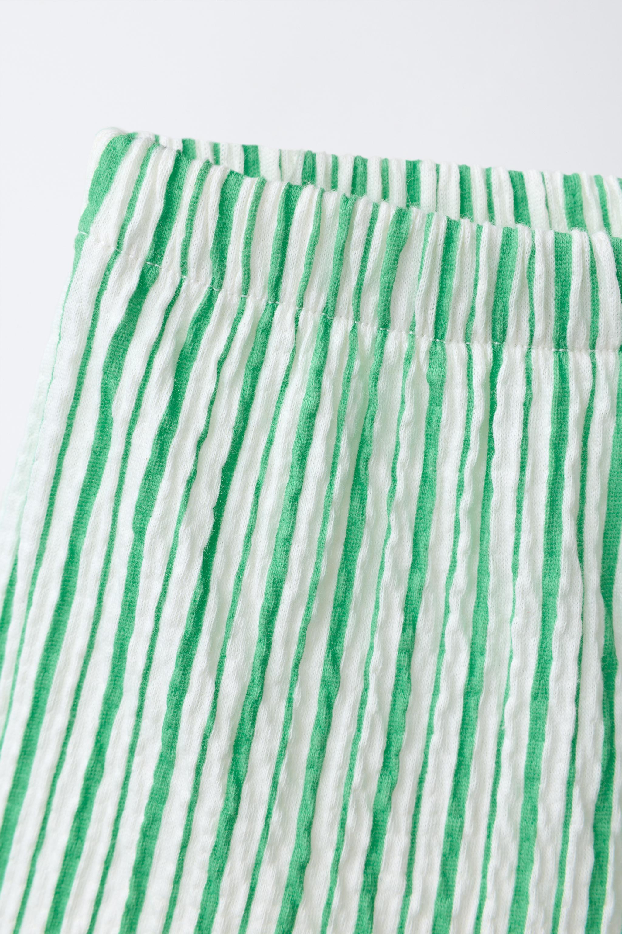 TEXTURED STRIPED SHORTS
