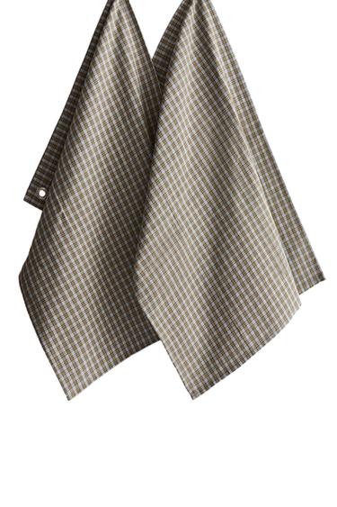 {navn} - {farge} for Zara