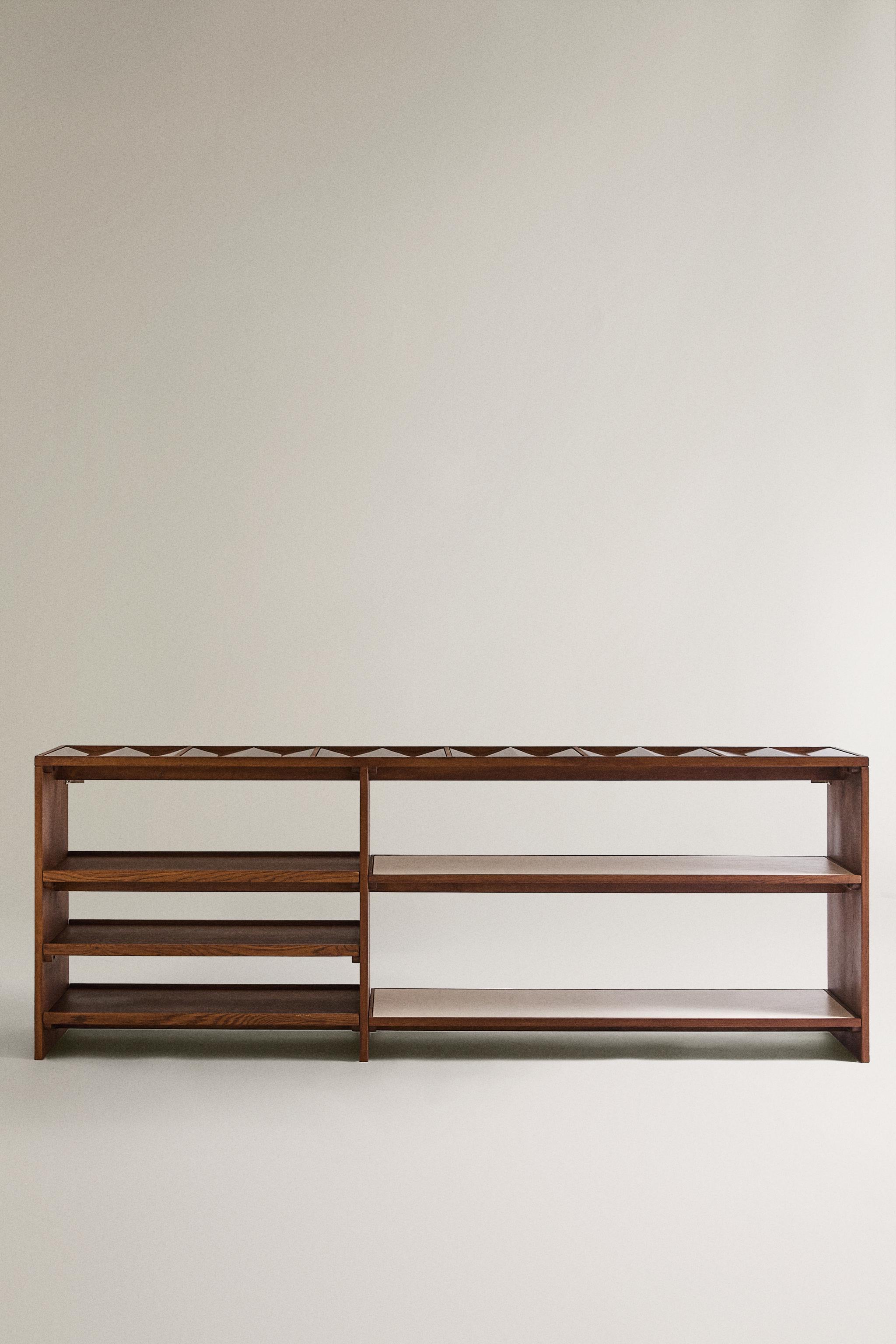 LARGE STORAGE UNIT AND DUMBBELL RACK