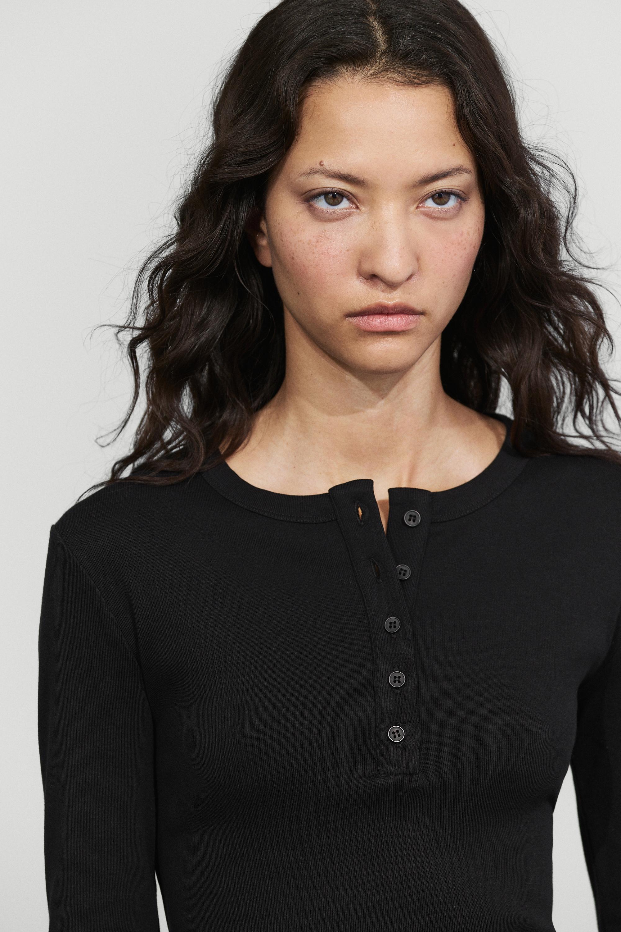 100% cotton long sleeve henley T-shirt