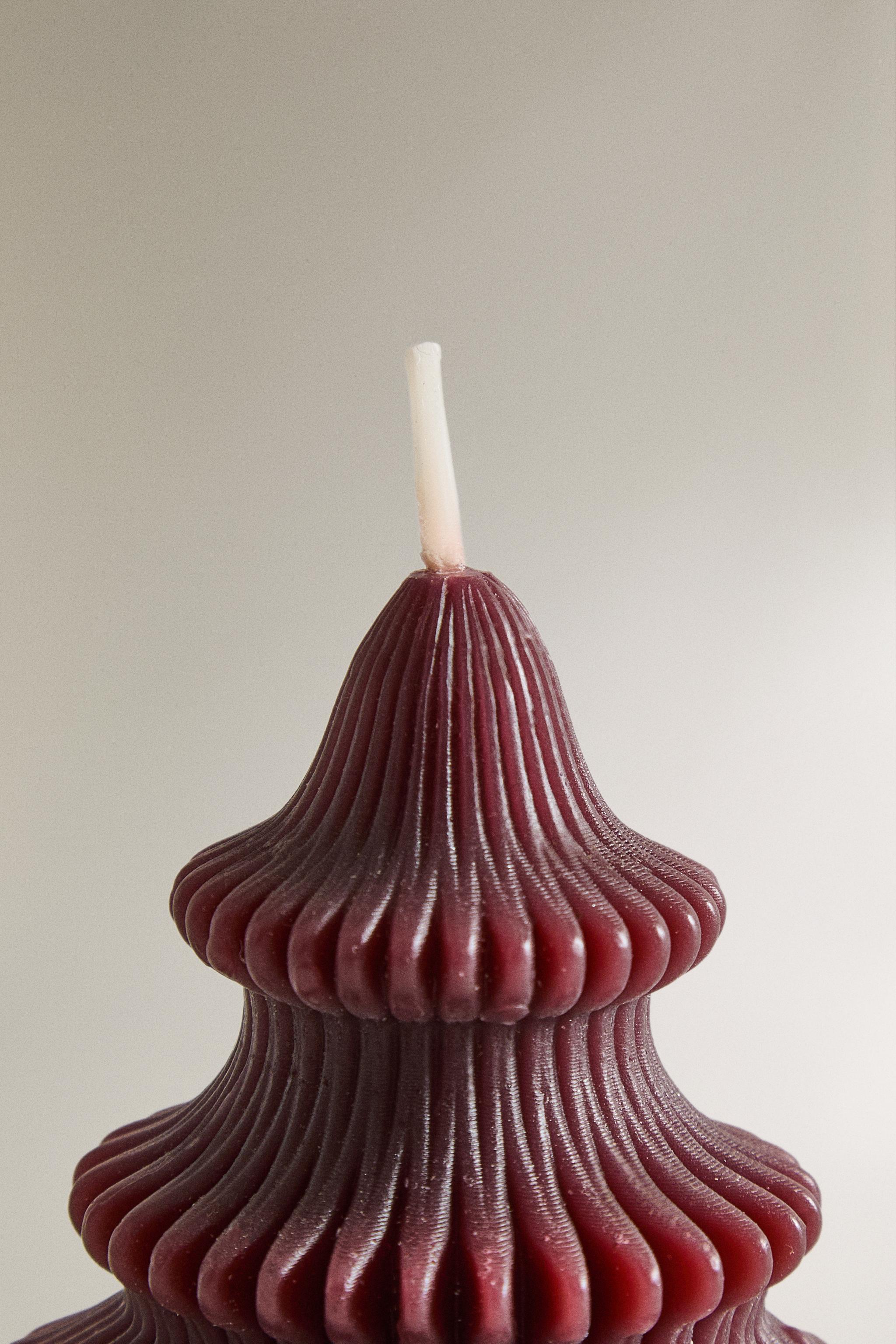 GINGERBREAD TREE SCENTED CANDLE