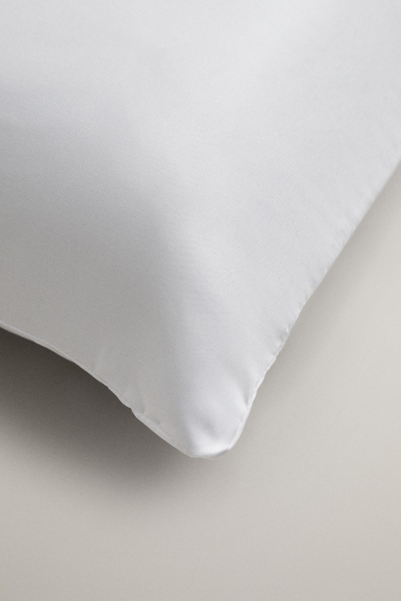 MEMORY FOAM BLOCK PILLOW — White
