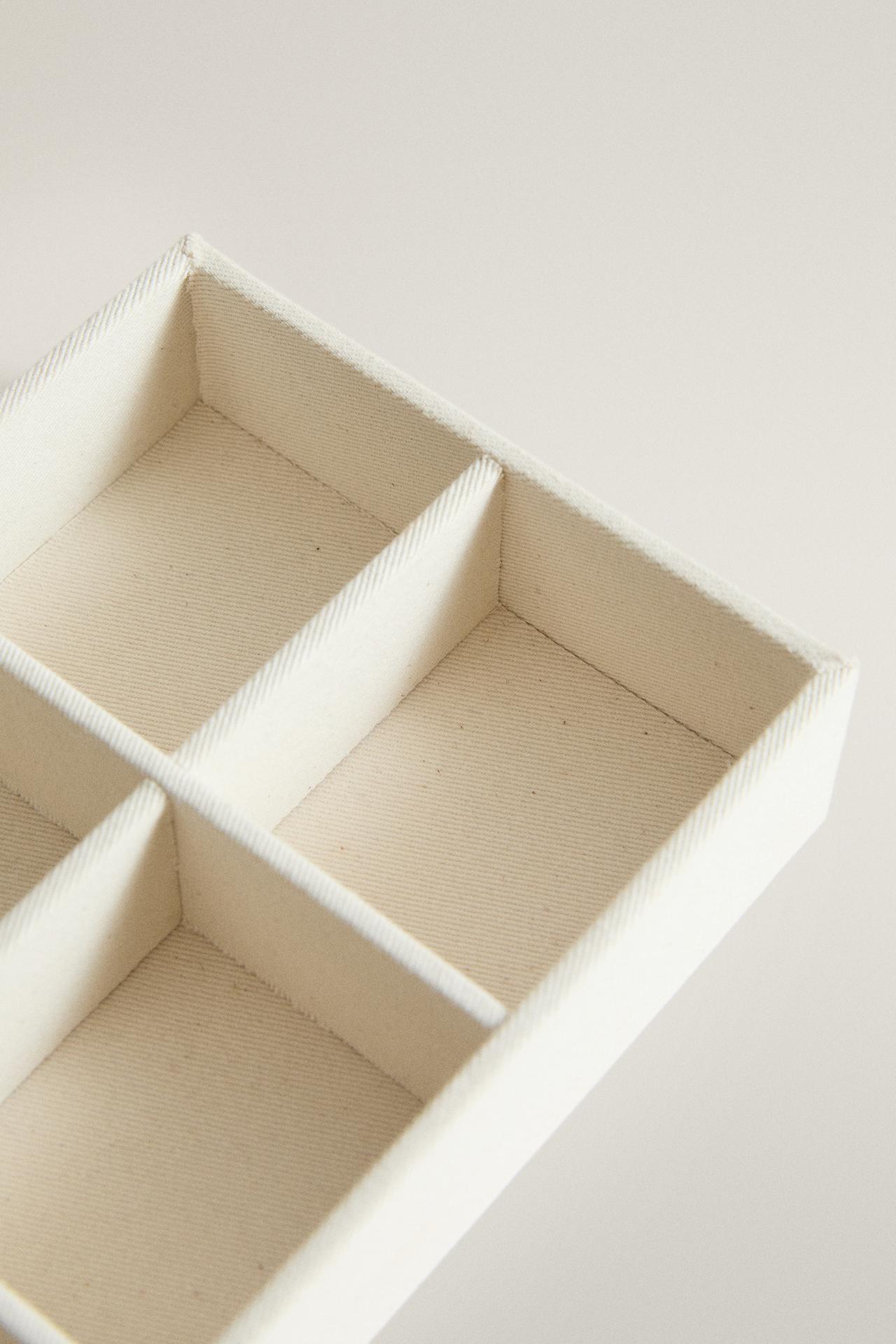 JEWELRY ORGANIZER BOX — Ecru