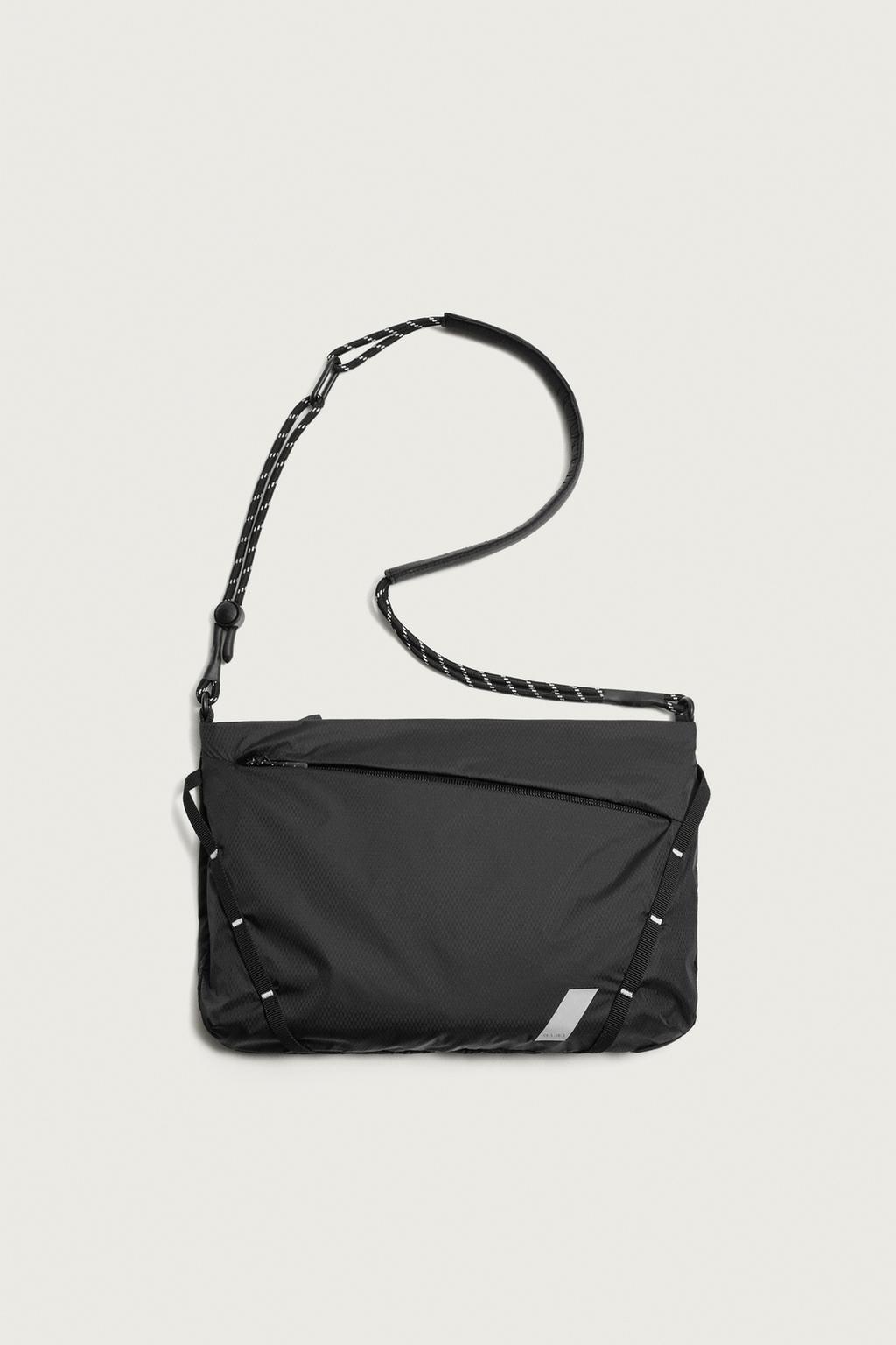 FOLDABLE SPORTS CROSSBODY BAG