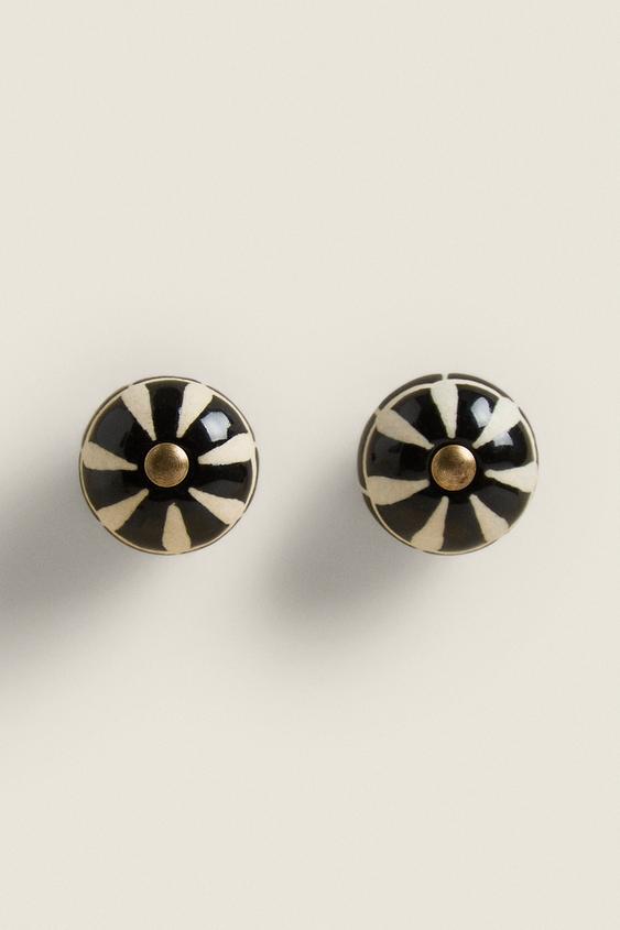 SET OF STRIPED CERAMIC KNOBS (SET OF 2)