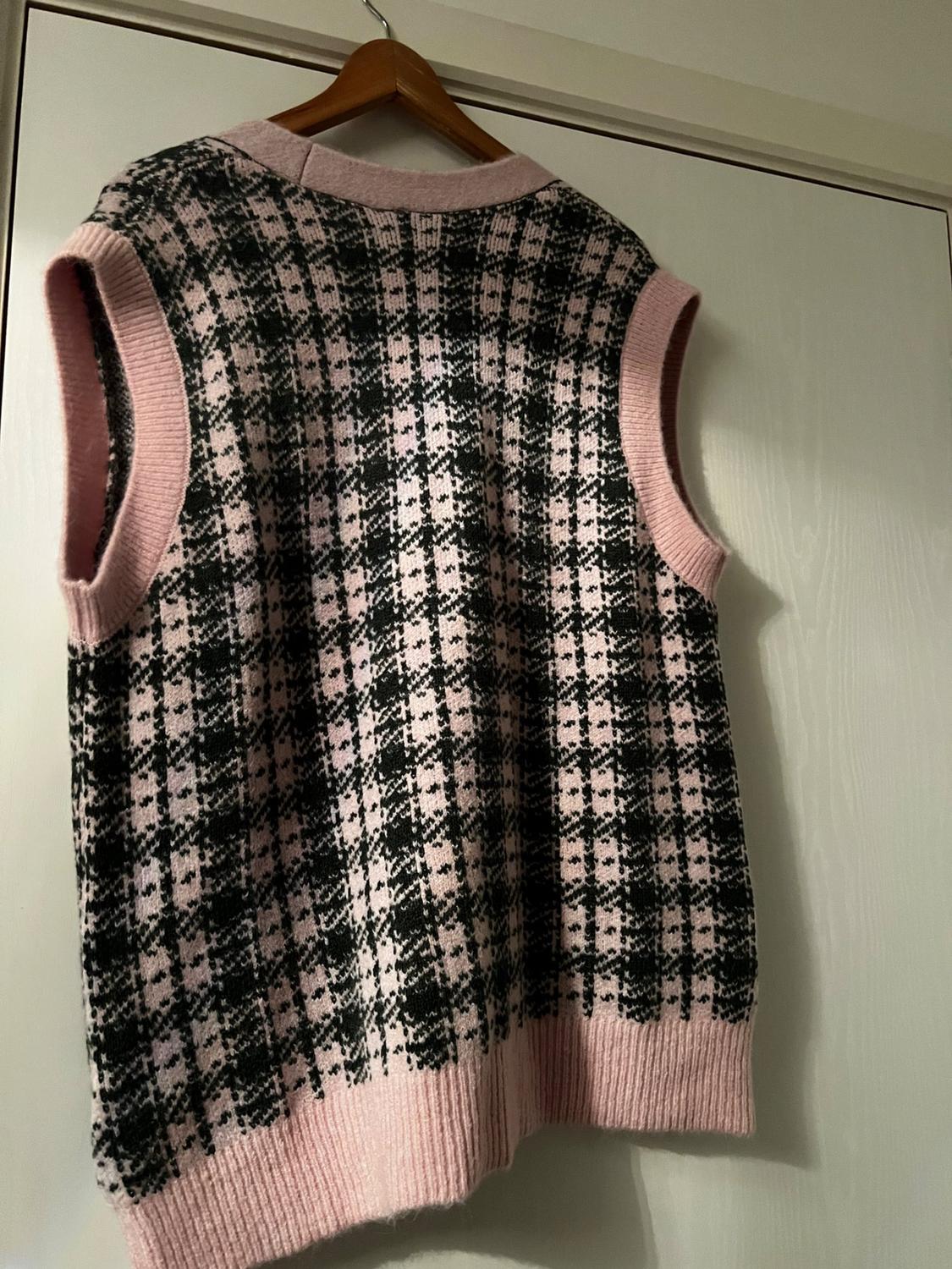 CHECK KNIT VEST - Image 5
