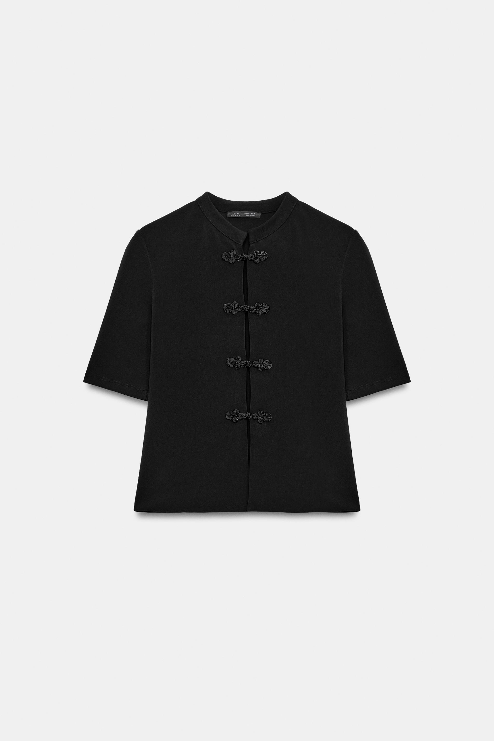 SHORT SLEEVE FROG FASTENING TOP