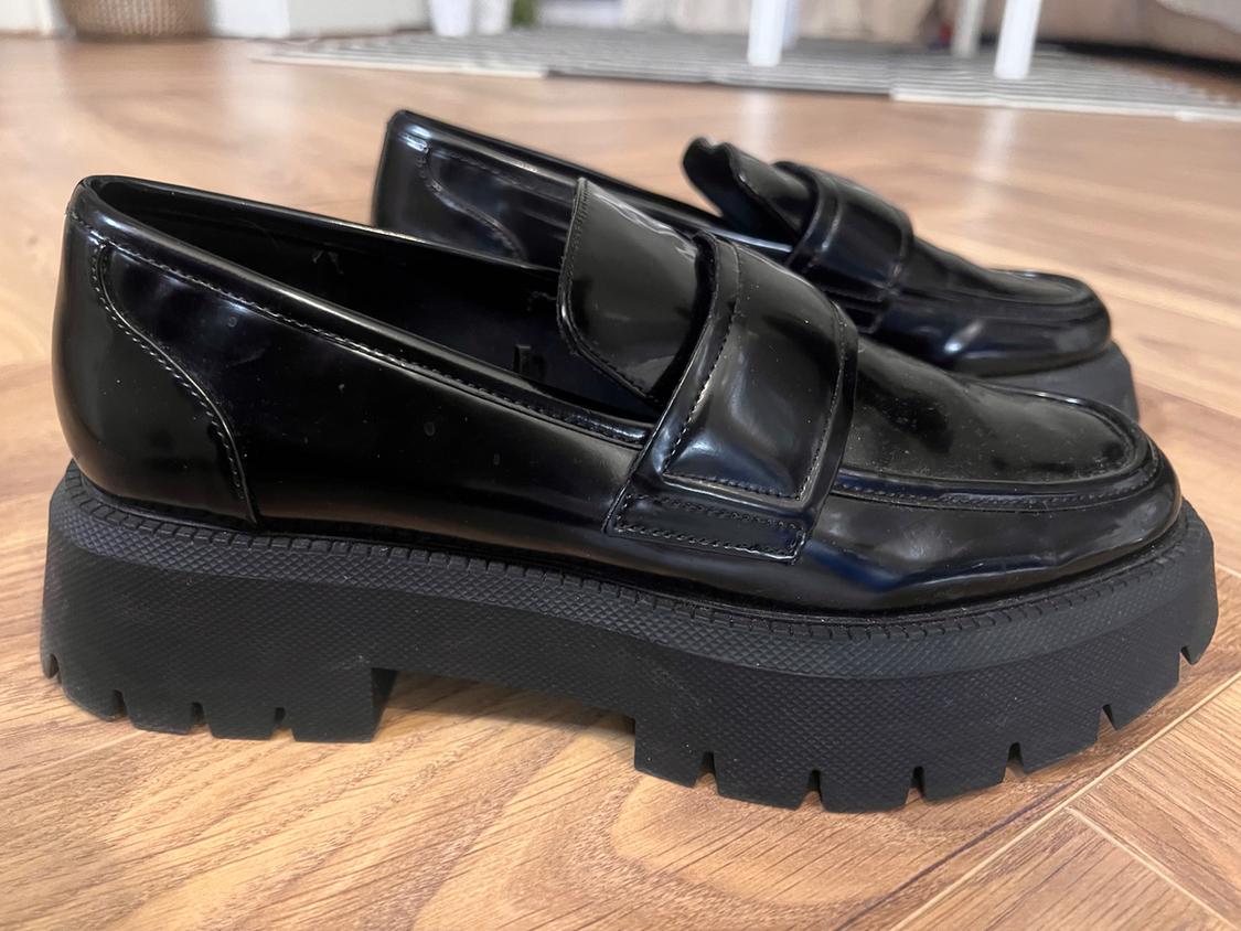 CHUNKY LOAFERS IN BLACK - Image 3