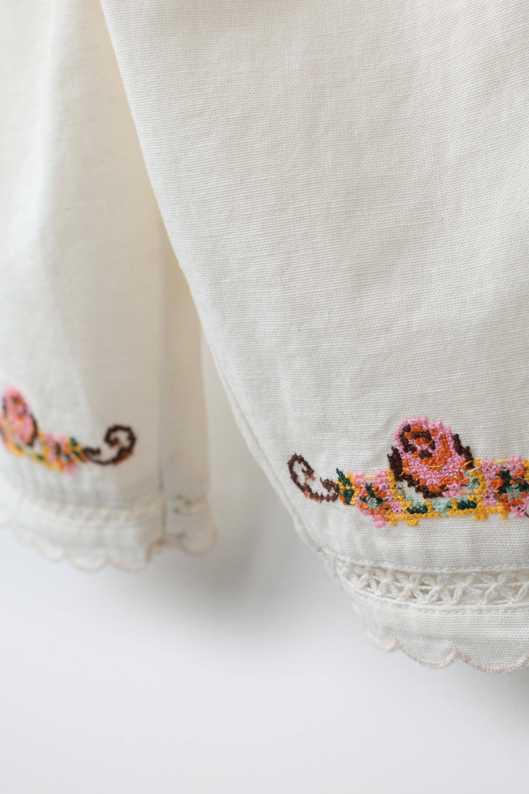 EMBROIDERED PANTS