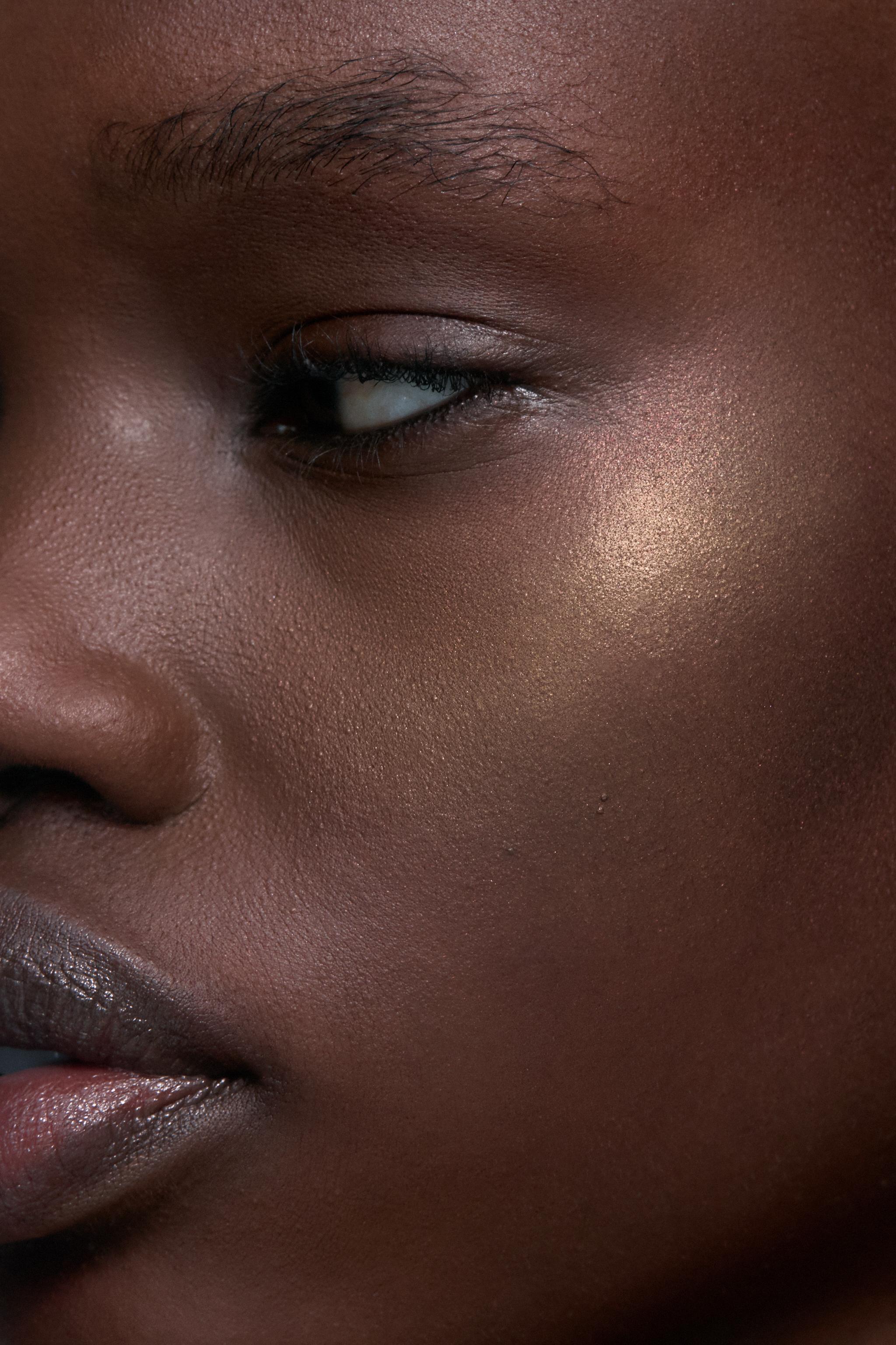 POWDER BLUSH - HIGHLY-LICIOUS — OPALE GOLD (alternate view)