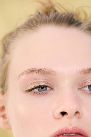 EYESHADOW STICK - DREAMLAND - IRIS-PINK by Zara