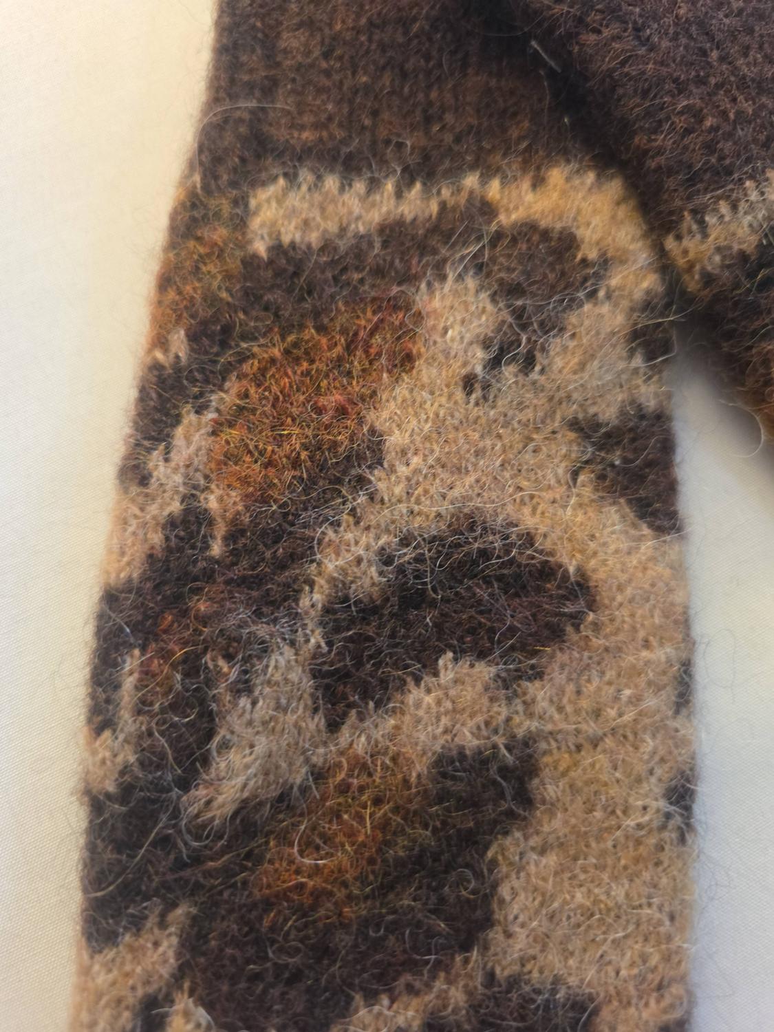 ANIMAL PRINT KNIT MITTENS - Image 2