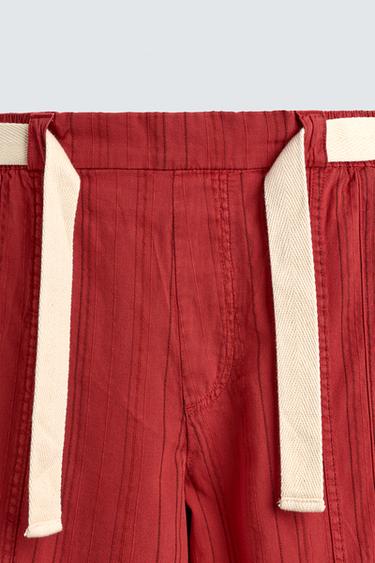 PANTALON DÉCONTRACTÉ STRUCTURÉ À RAYURES - Rouge de Zara - Image 8