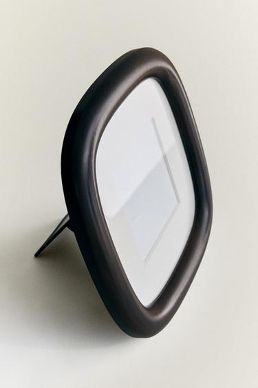 CADRE PHOTO OVALE EN BOIS - Marron de Zara