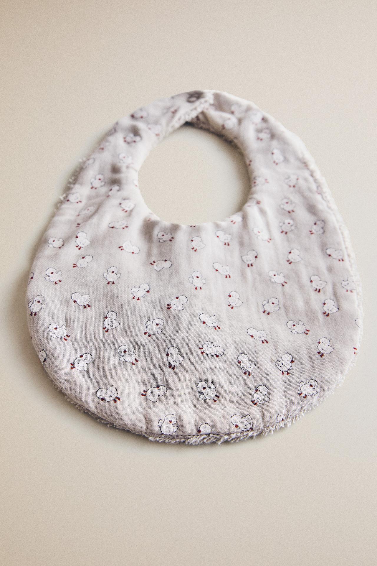 BABY CHICK BIB — Gray