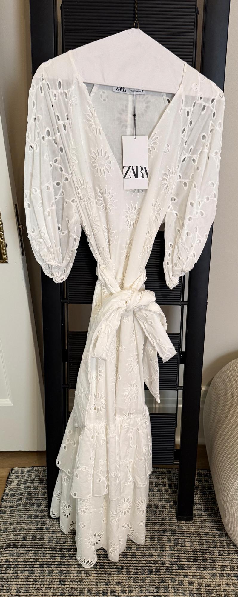 VESTIDO BORDADOS CINTURÓN