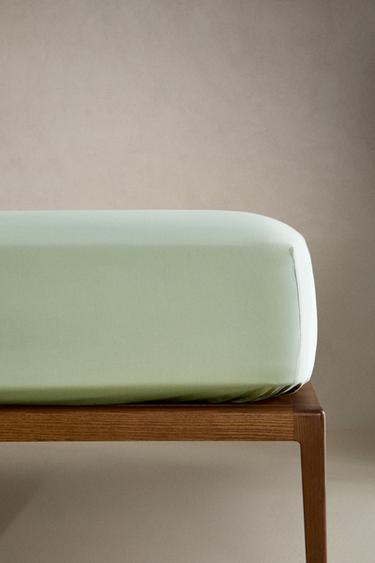 PERCALE FITTED SHEET | 40 CM HIGH (200 THREAD COUNT) - Light green by Zara