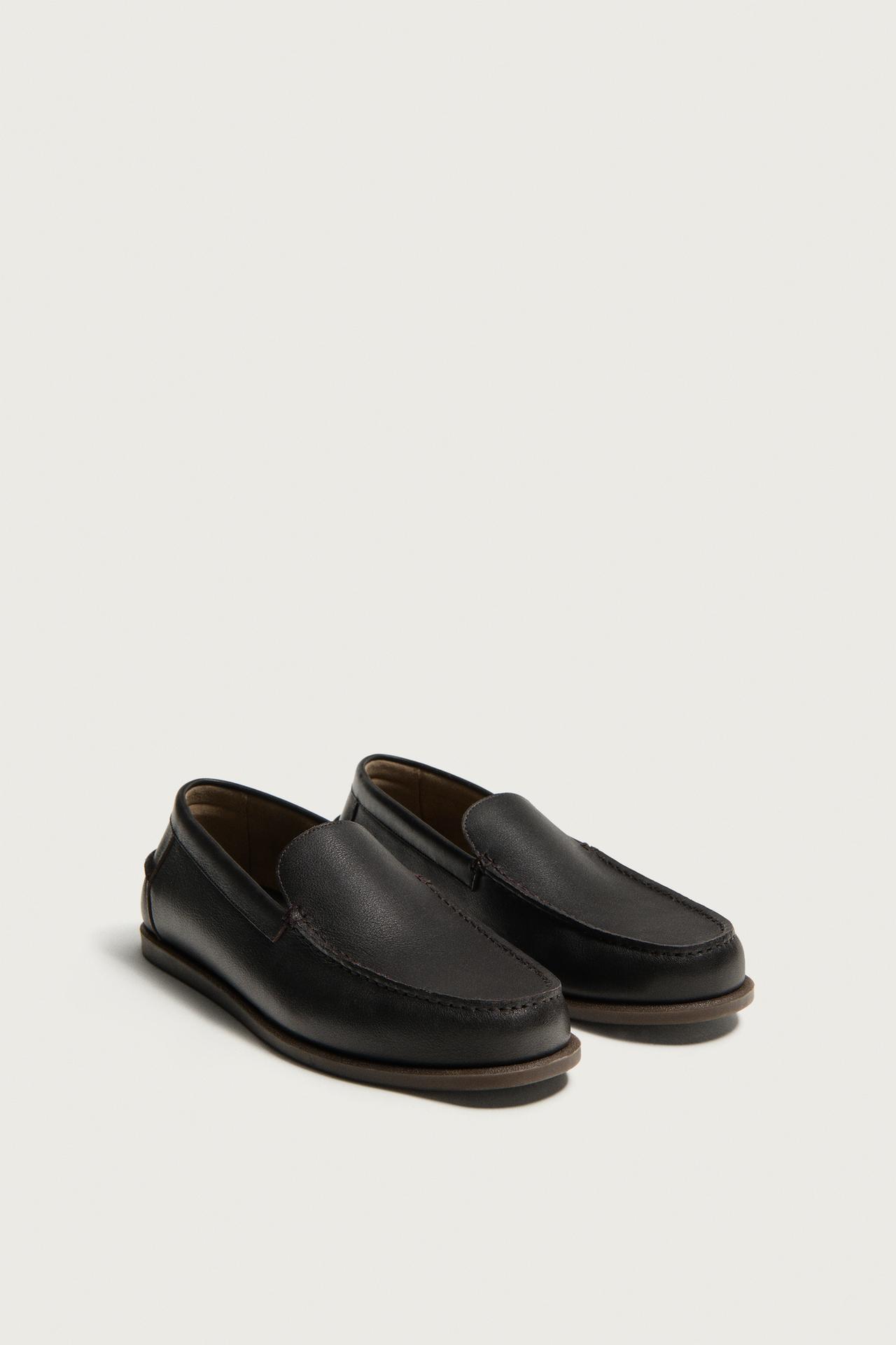 LEATHER LOAFERS — Chocolate