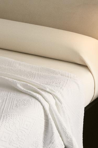 COLCHA ALGODÓN DIBUJO GEOMÉTRICO - Blanco de Zara