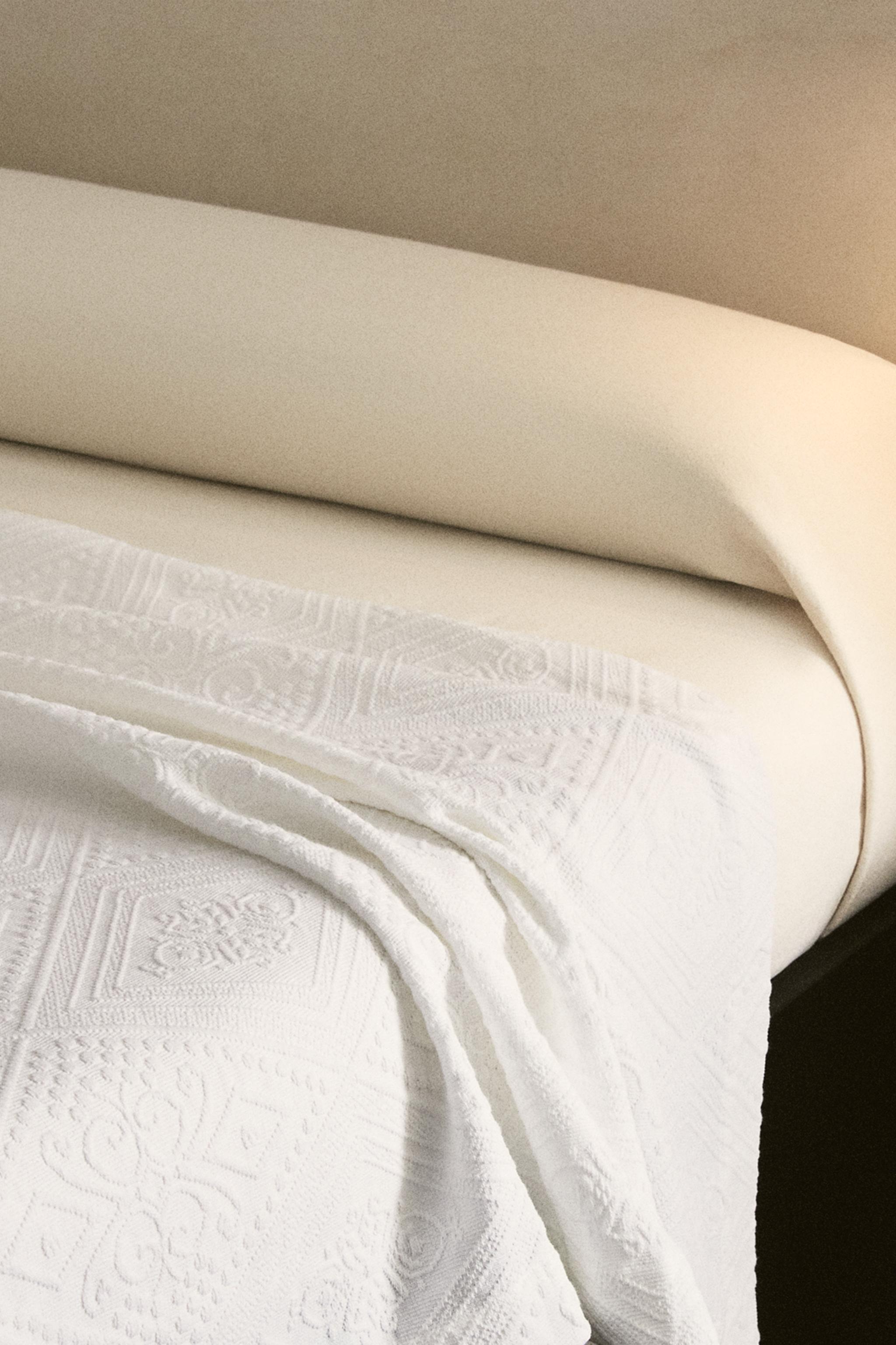 COUVRE-LIT COTON MOTIF GÉOMÉTRIQUE