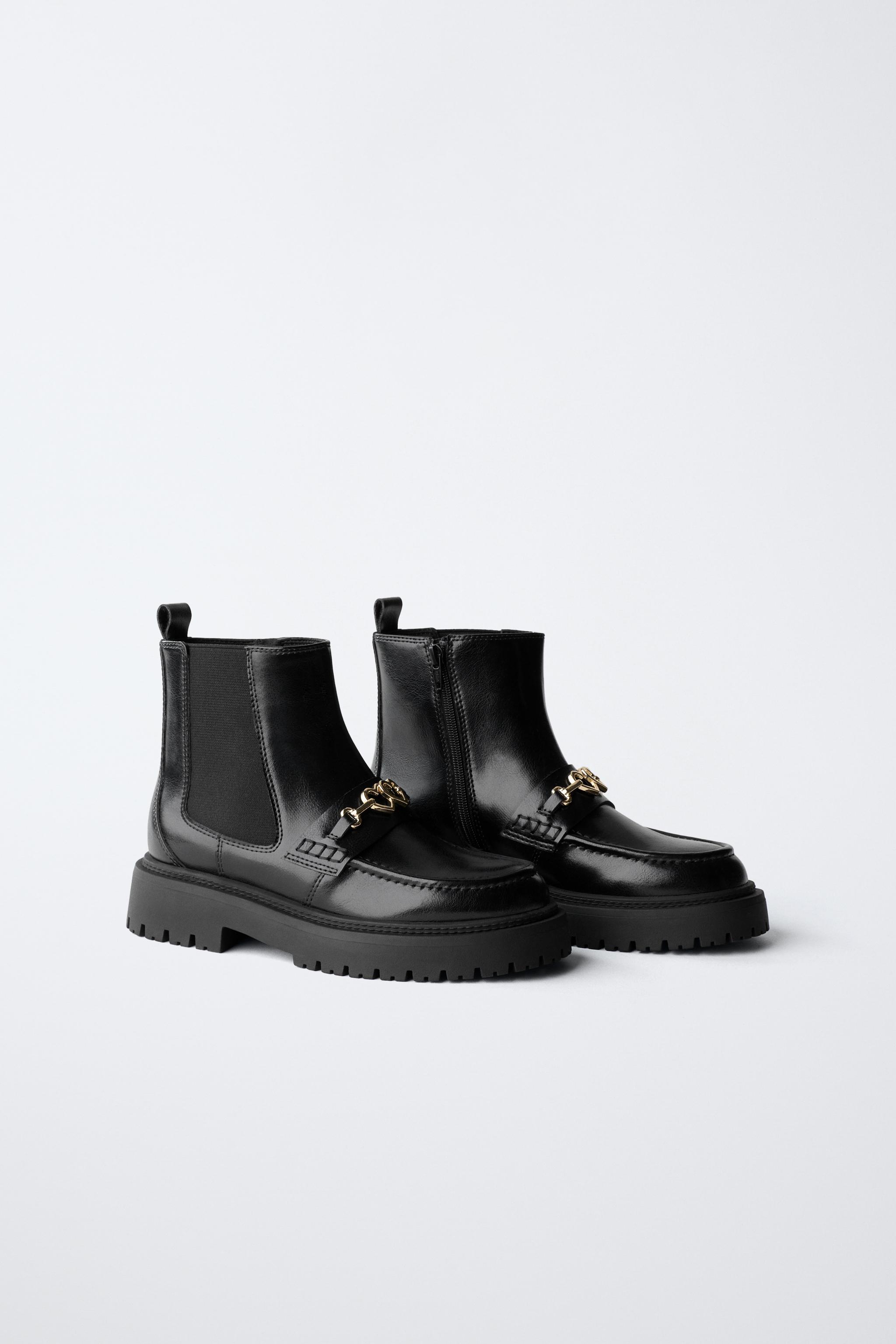 PATENT LEATHER ANKLE BOOTS WITH HEART DETAIL