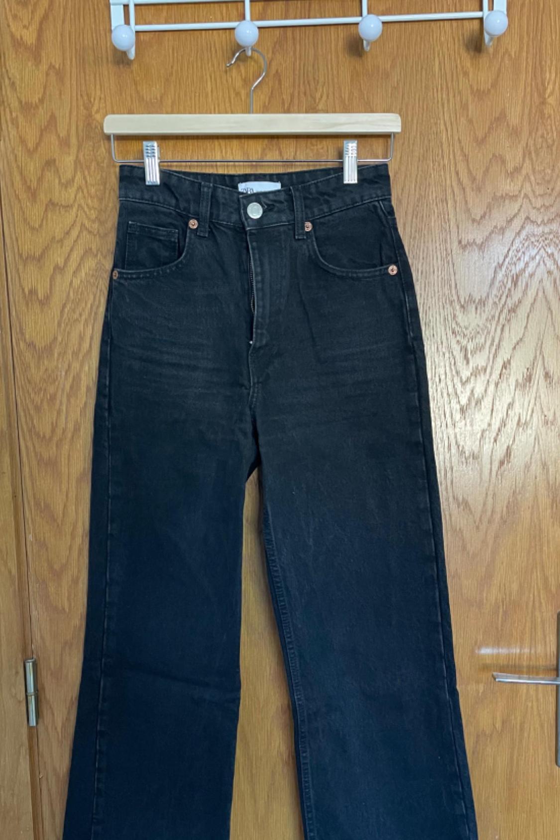 WIDE-LEG JEANS