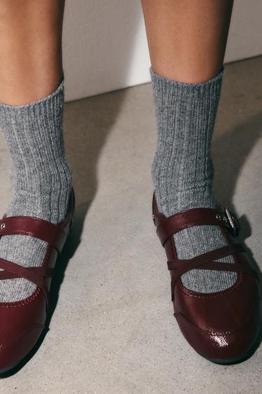 باليرينا بمظهر لامع وأبازيم - أحمر بنفسجي الخاص بـ Zara - صورة 0