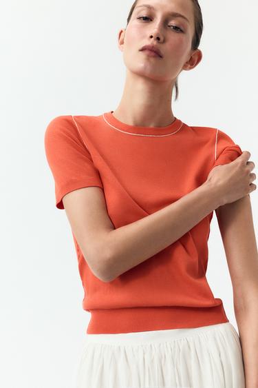 TOP DE TRICÔ COM MANGA CURTA E VIVOS - Laranja da Zara