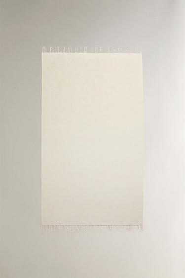 FRINGED COTTON BEACH TOWEL - Ivory by Zara