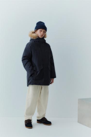 PLUMÍFERO LONGO PLUMA PENUXE WATER REPELLENT E CAPUCHA PELO DESMONTABLE - Chumbo de Zara