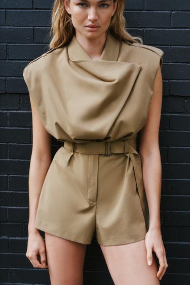 Zara SHOULDER PAD BELTED SHORT JUMPSUIT - Light khaki