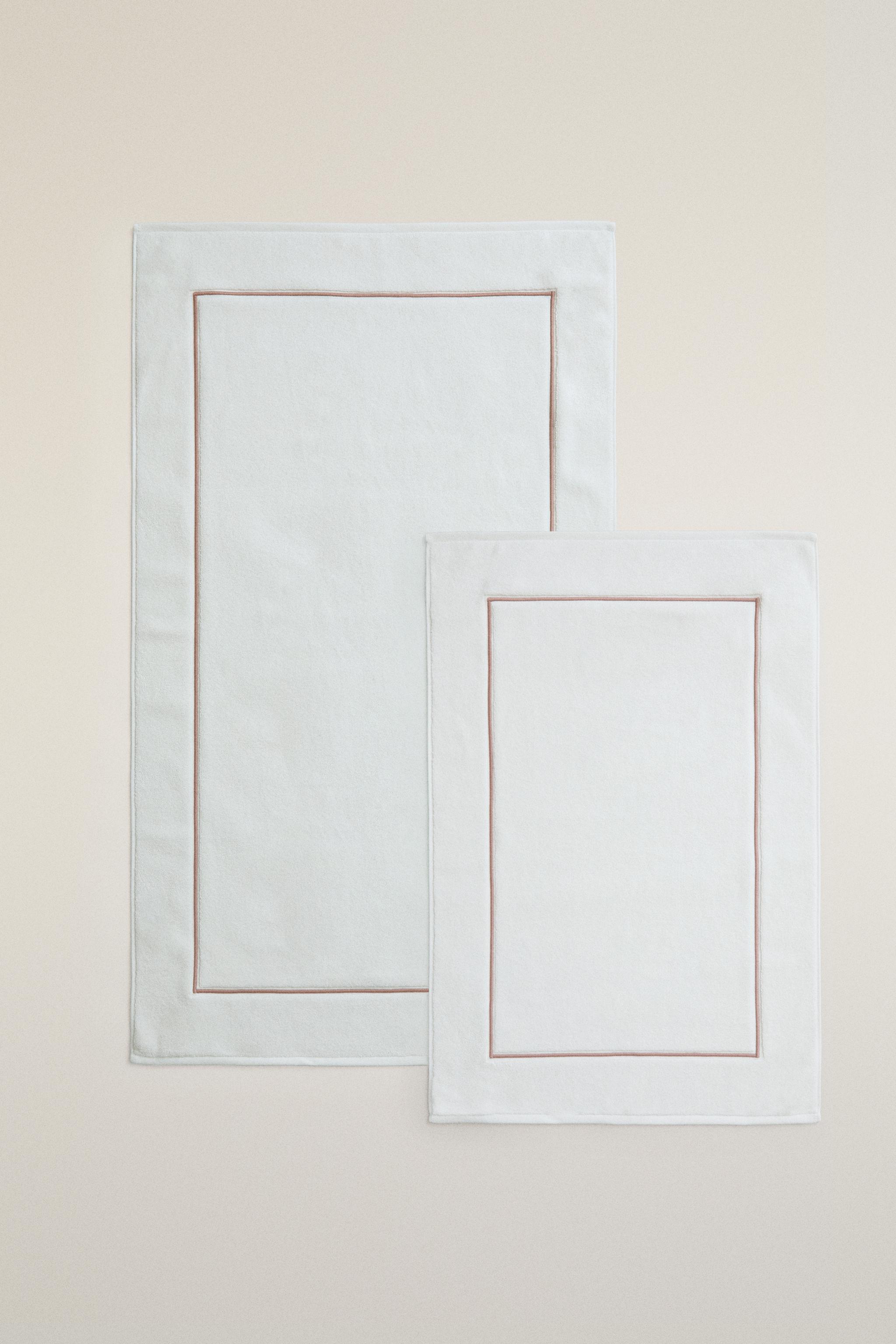 EMBROIDERED SCALLOPED BATH MAT — Pale pink