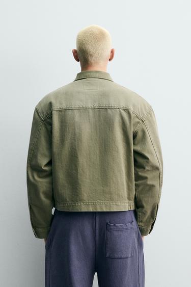 BLOUSON COURT COUPE AJUSTÉE AVEC PIÈCES - Kaki de Zara - Image 2