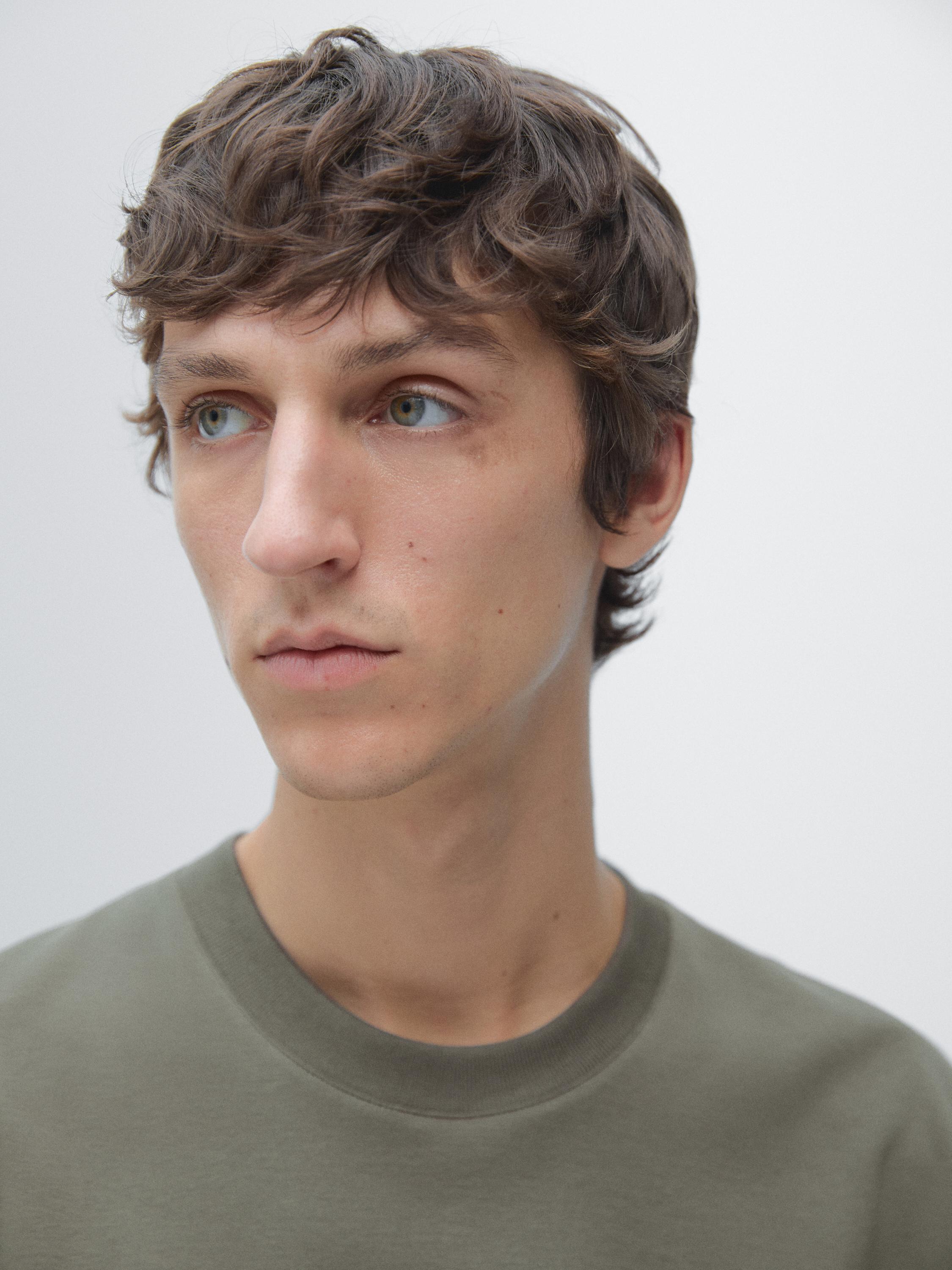 100% cotton medium weight short sleeve T-shirt