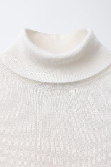 PULL EN MAILLE À COL ROULÉ - Écru de Zara - Image 2