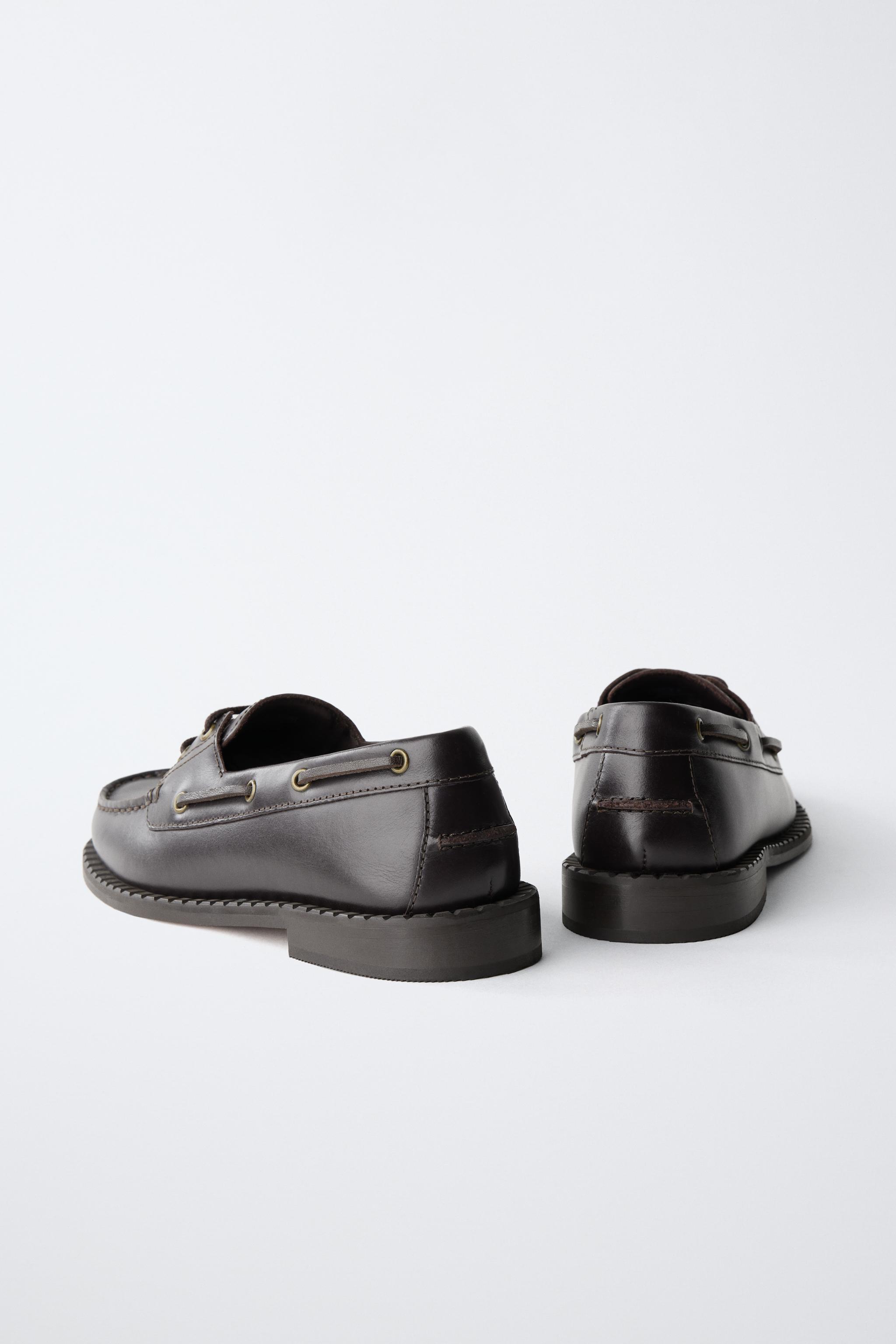 LEATHER BOAT SHOES