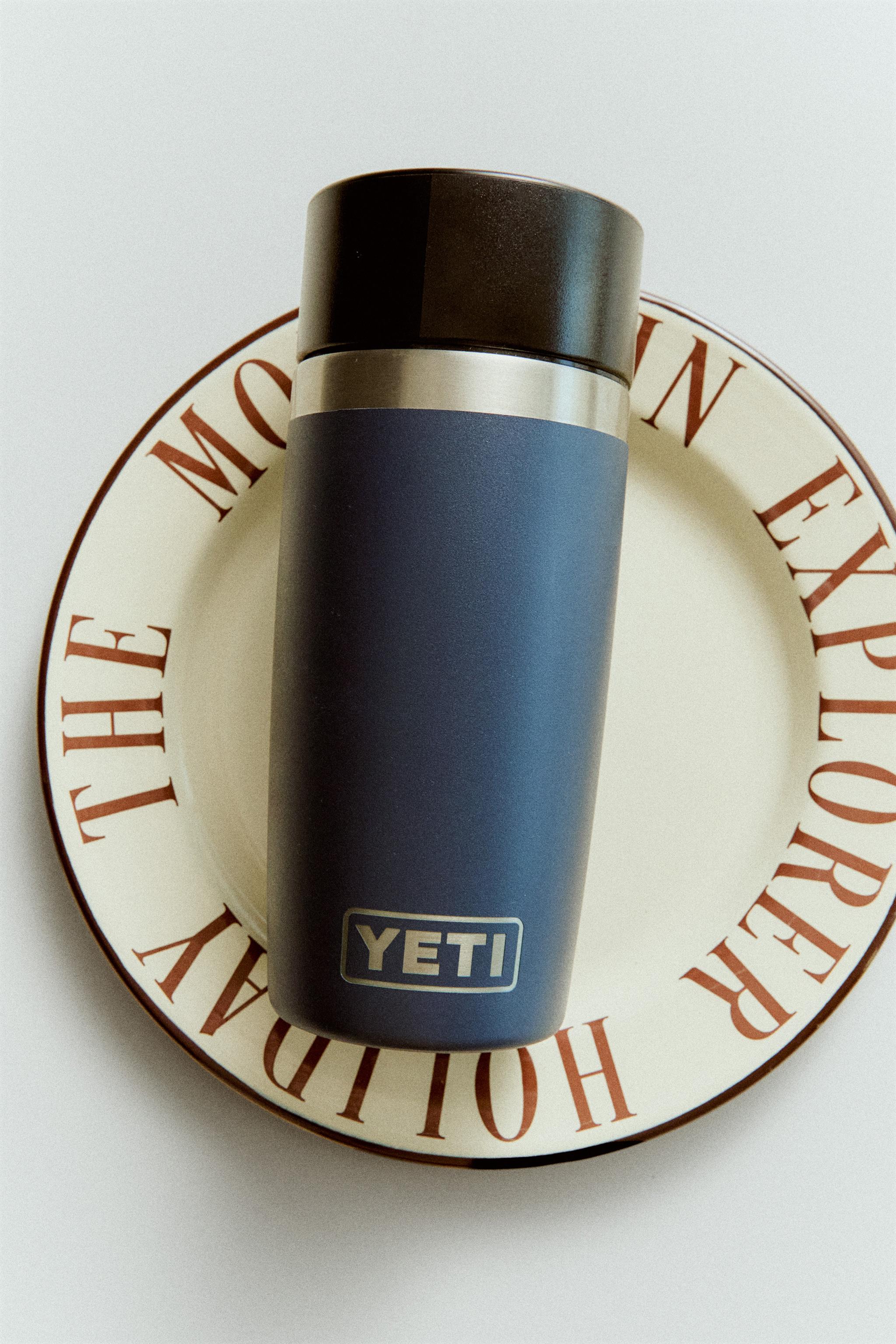 YETI STAINLESS STEEL THERMAL BOTTLE — Blue