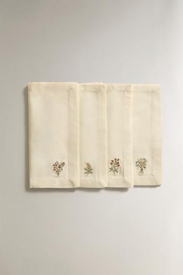 PAKKE MED BRODEREDE BLOMSTERSERVIETTER (PAKKE MED 4) - råhvid fra Zara