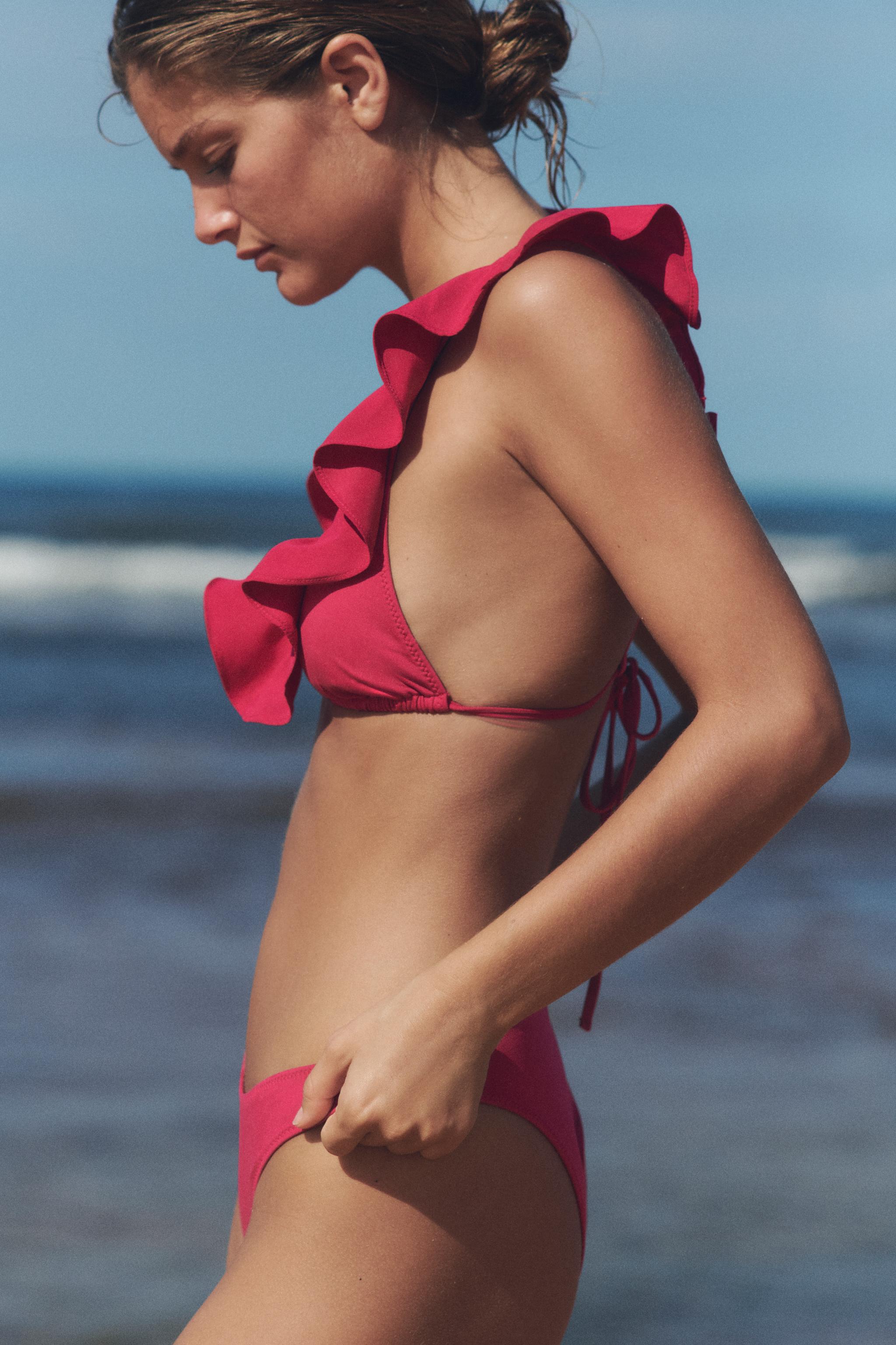 RUFFLED TRIANGLE BIKINI TOP - Strawberry | ZARA Canada