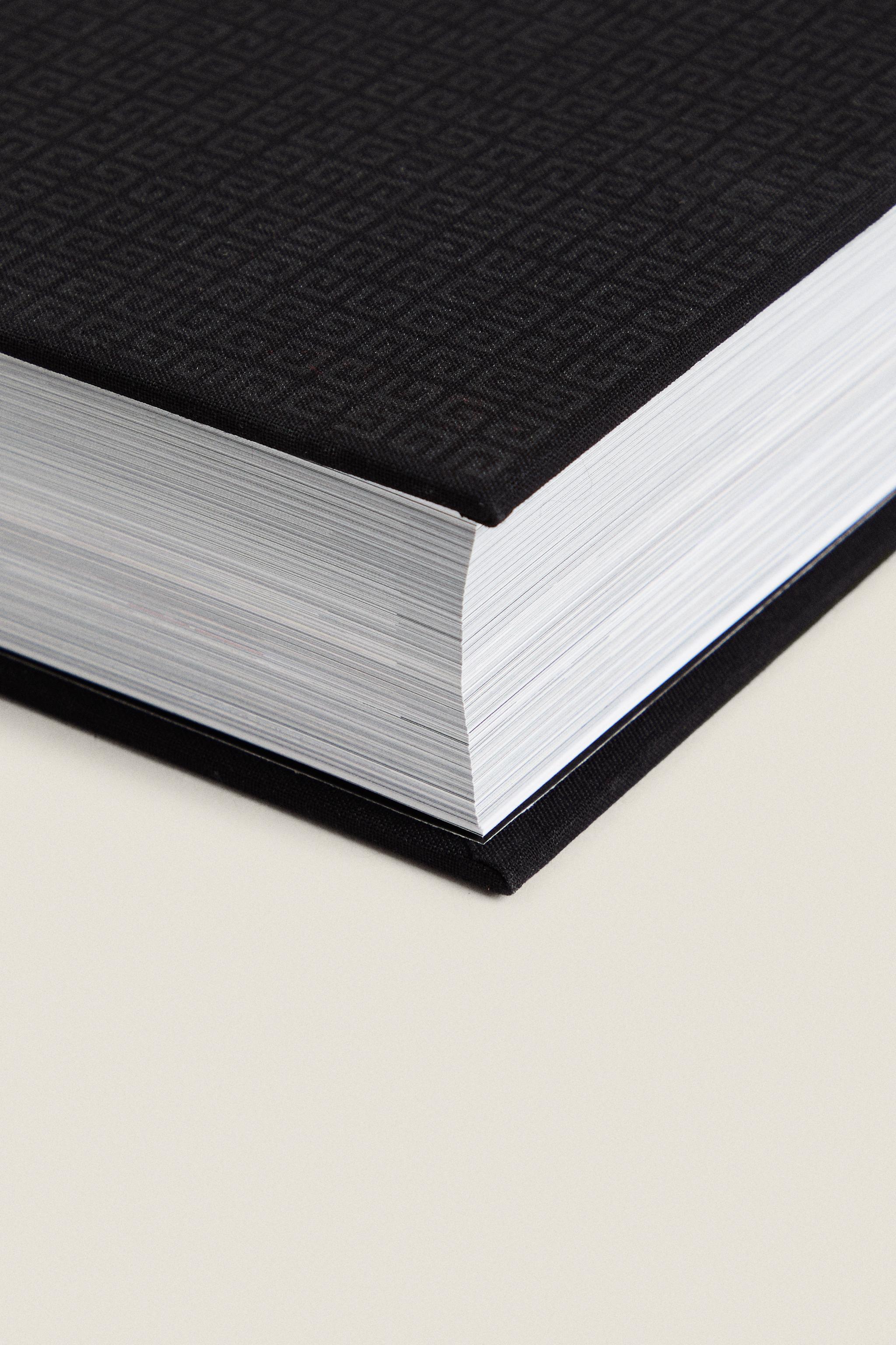 GIVENCHY CATWALK BOOK - Black | ZARA United States