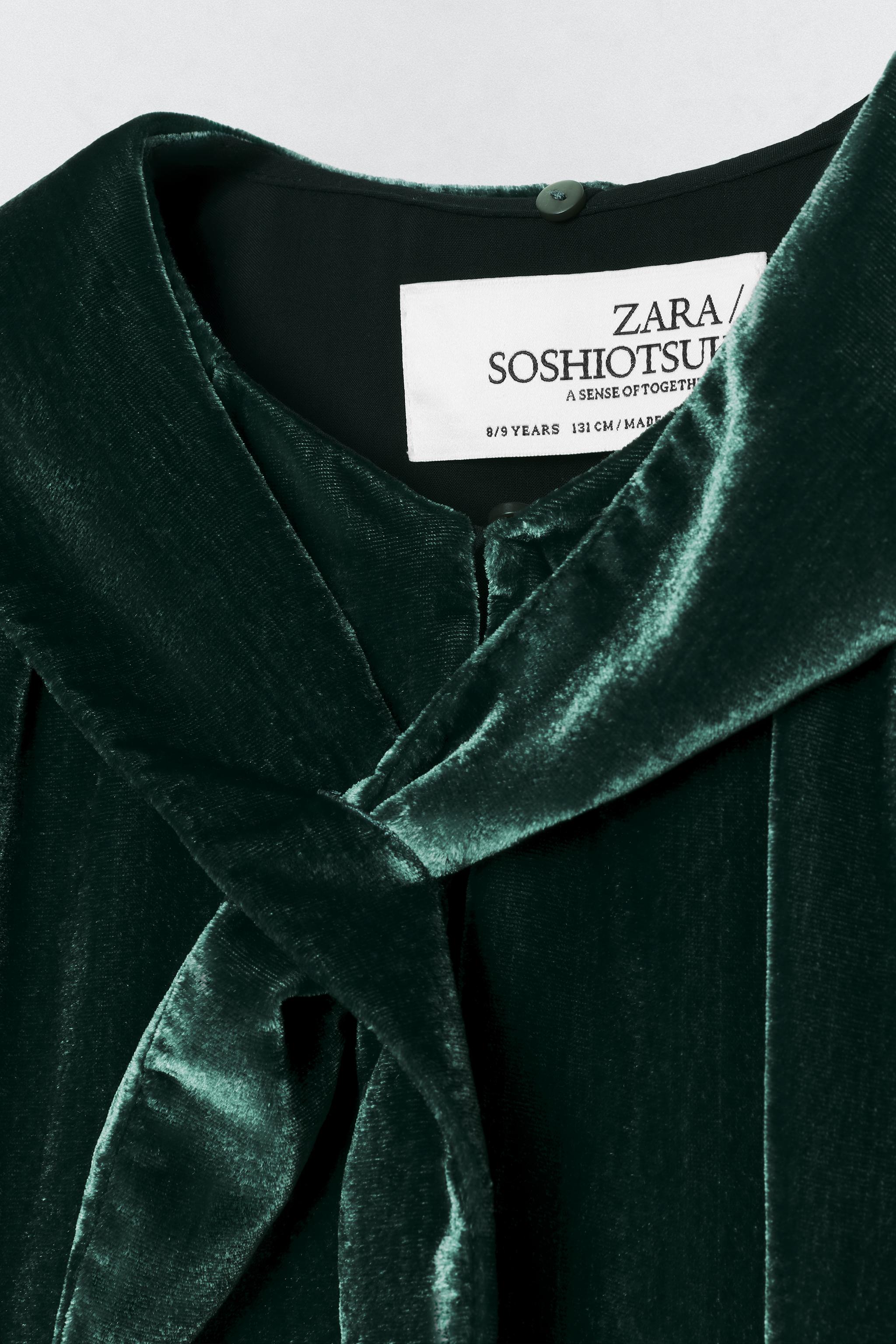 VELVET DRESS WITH DETACHABLE SCARF SOSHIOTSUKI x ZARA - Bottle green | ZARA United Kingdom VELVET DRESS WITH DETACHABLE SCARF SOSHIOTSUKI x ZARA - Bottle green | ZARA United Kingdom